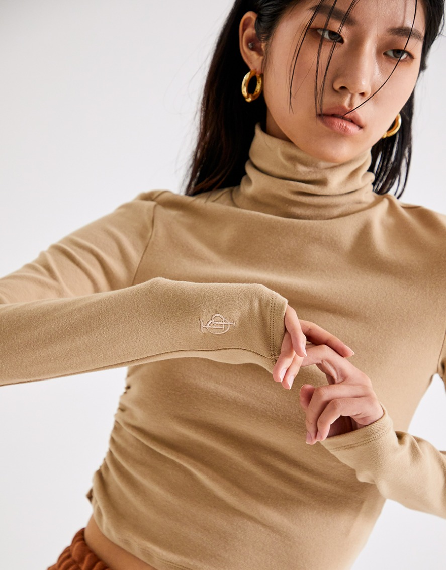 WINKLE POINT OVER NECK LONG SLEEVE TOP
